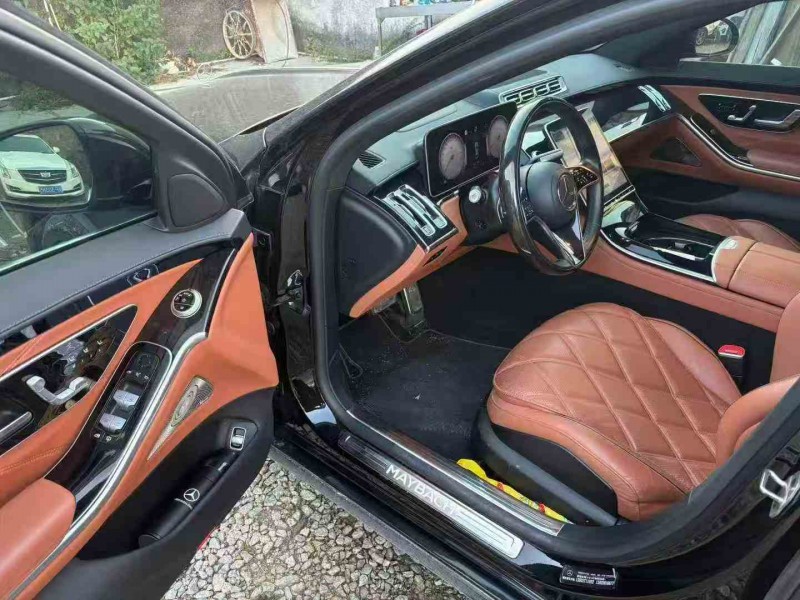 济南23年奔驰迈巴赫S级4