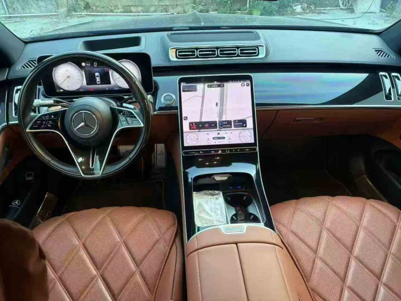 济南23年奔驰迈巴赫S级5