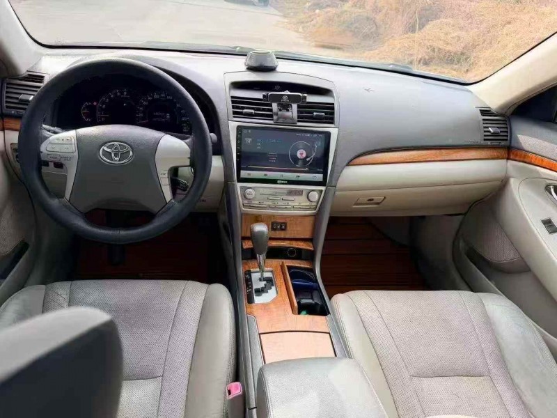 济宁11年丰田凯美瑞4