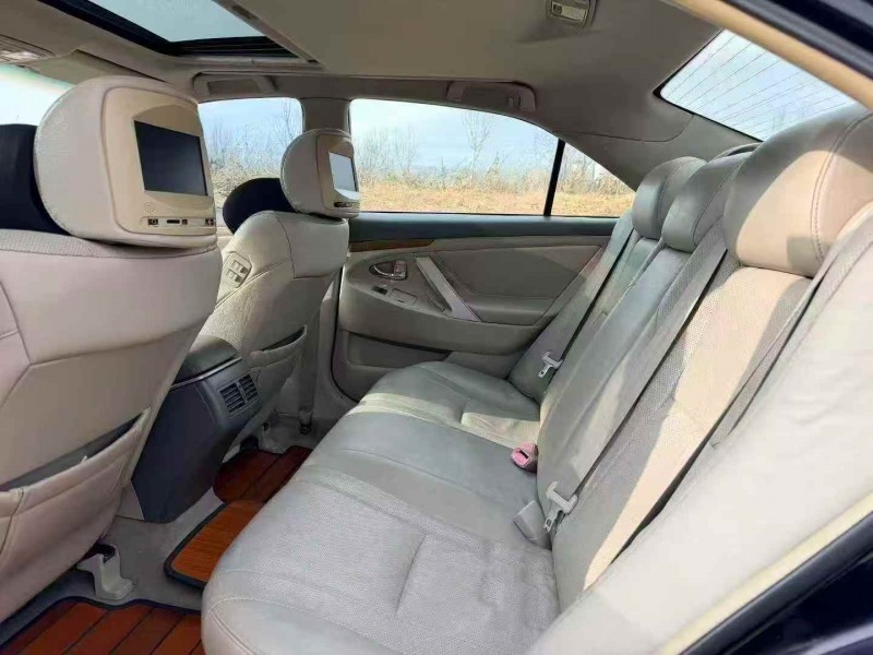 济宁11年丰田凯美瑞6