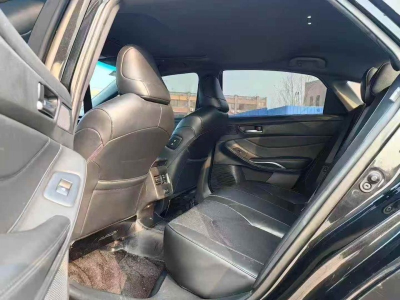 潍坊21年丰田亚洲龙4