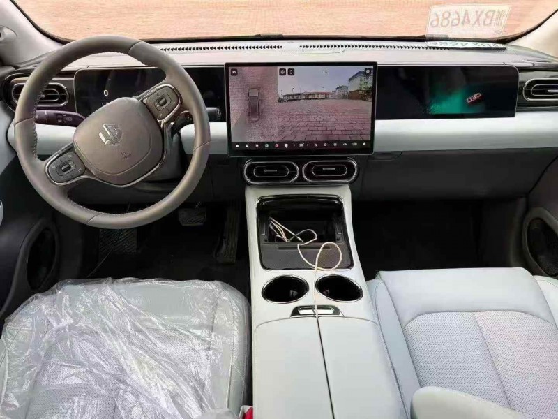 潍坊25年零跑汽车C016