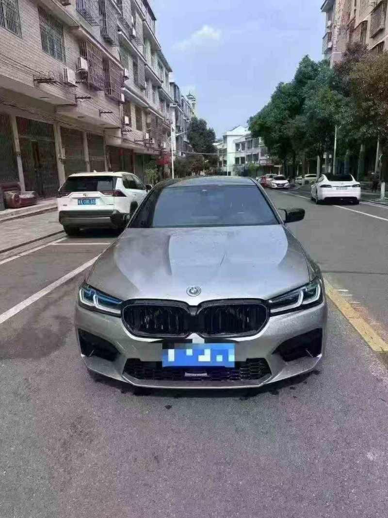 张家界23年宝马5系1