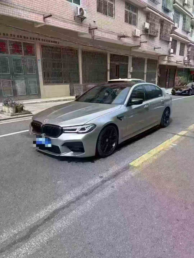 张家界23年宝马5系2