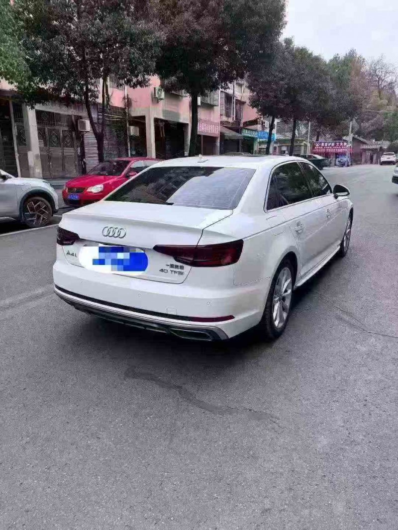 张家界19年奥迪A4L3