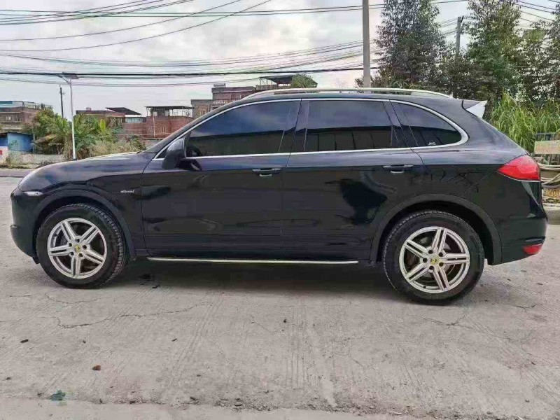 钦州15年保时捷卡宴3