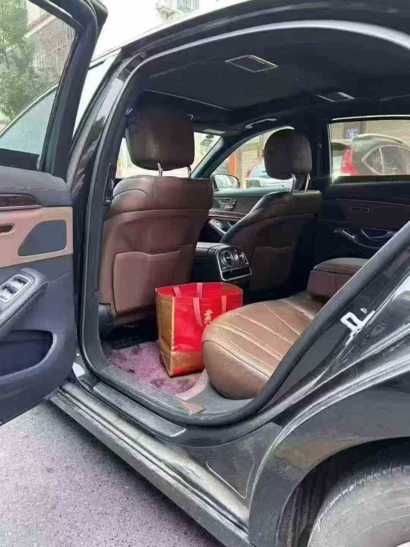 张家界17年奔驰S5