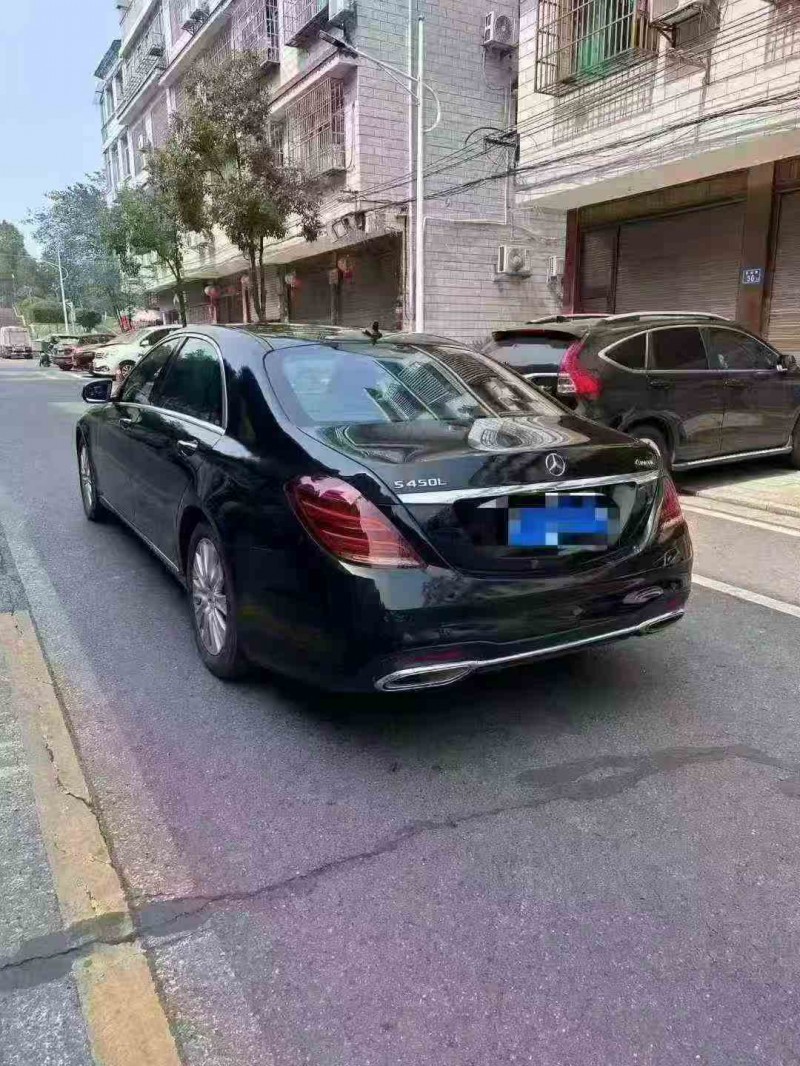 张家界17年奔驰S9