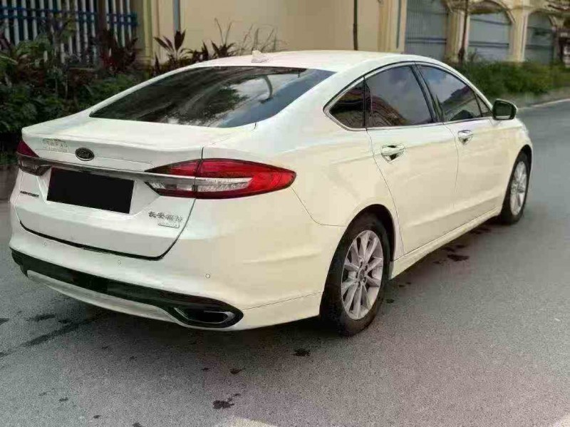 南平17年福特蒙迪欧8