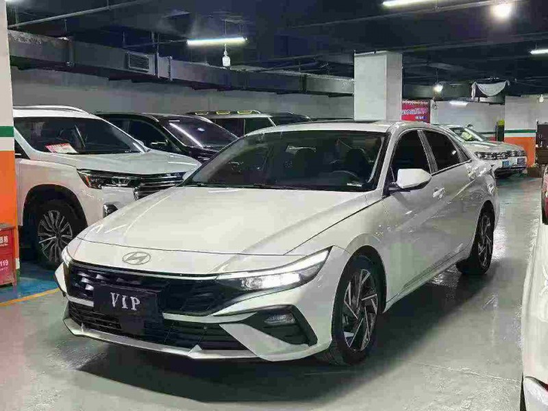 成都24年现代伊兰特4