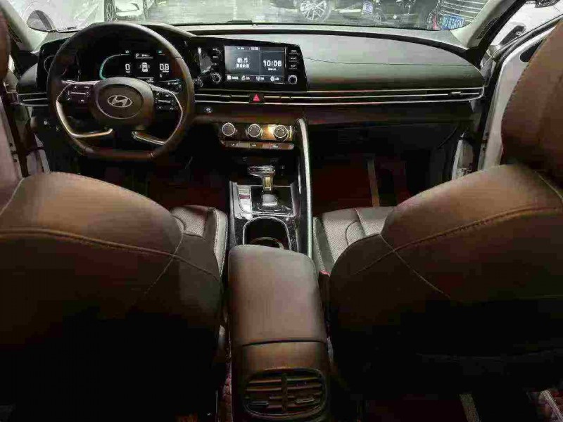 成都24年现代伊兰特5