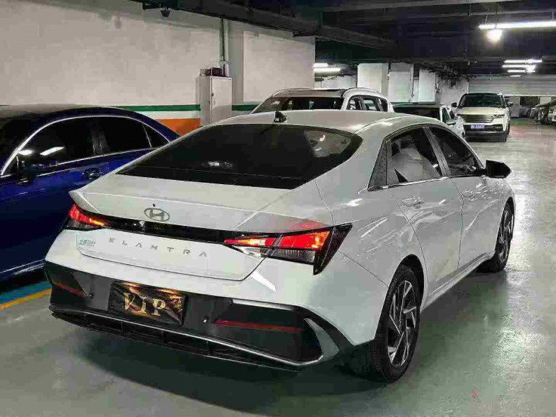 成都24年现代伊兰特7