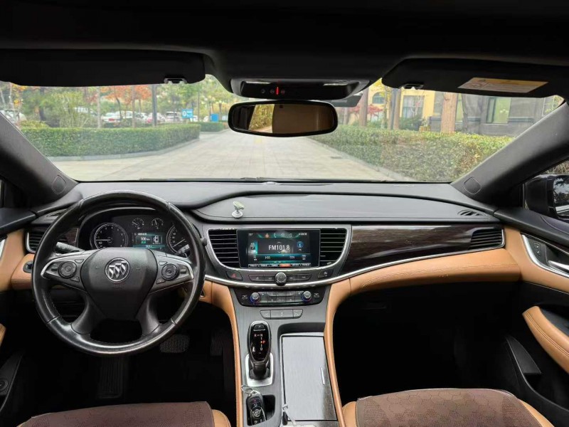 烟台18年别克君越5