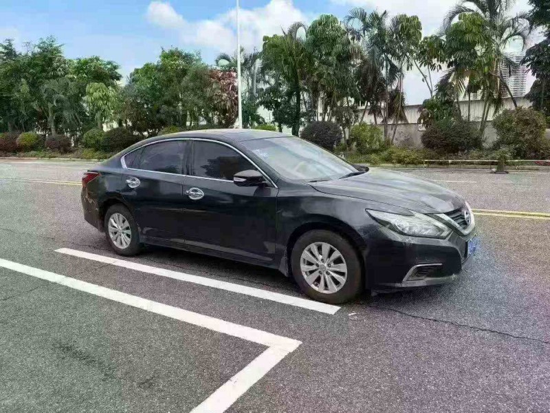 湛江17年日产天籁2