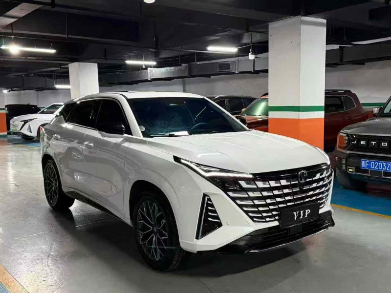 成都25年长安汽车UNI2