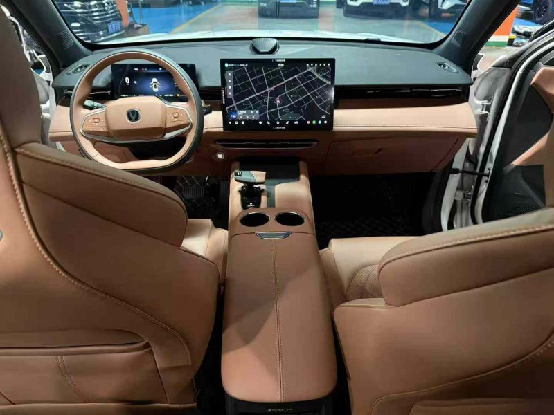 成都25年长安汽车UNI5