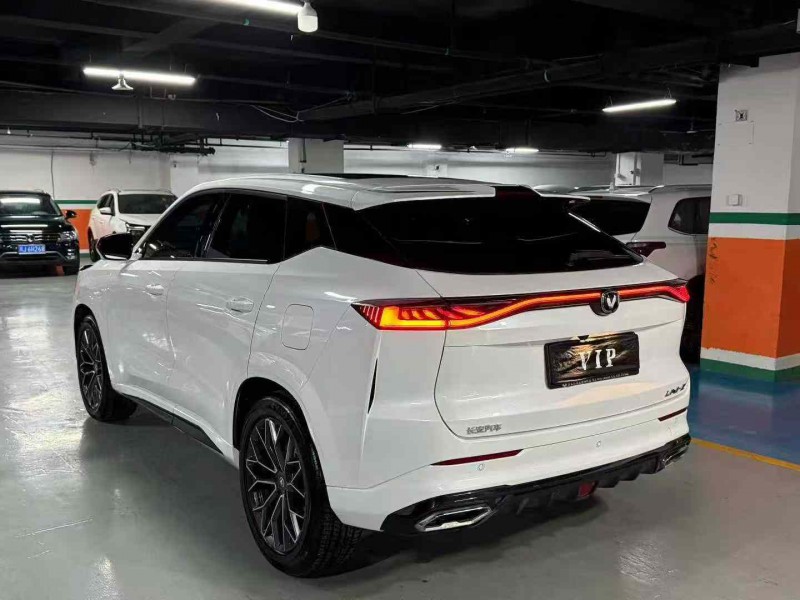 成都25年长安汽车UNI9