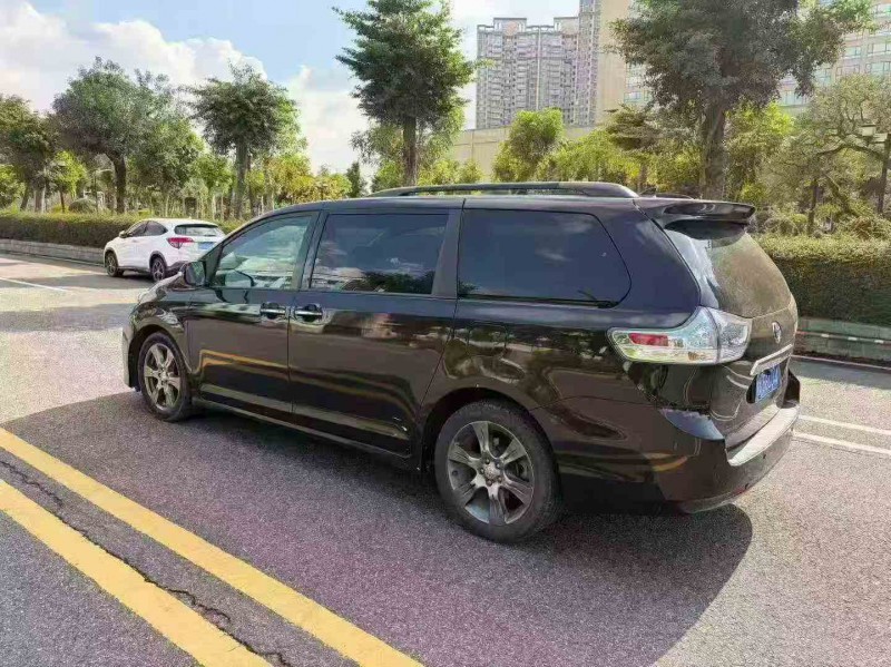 湛江17年丰田塞纳6