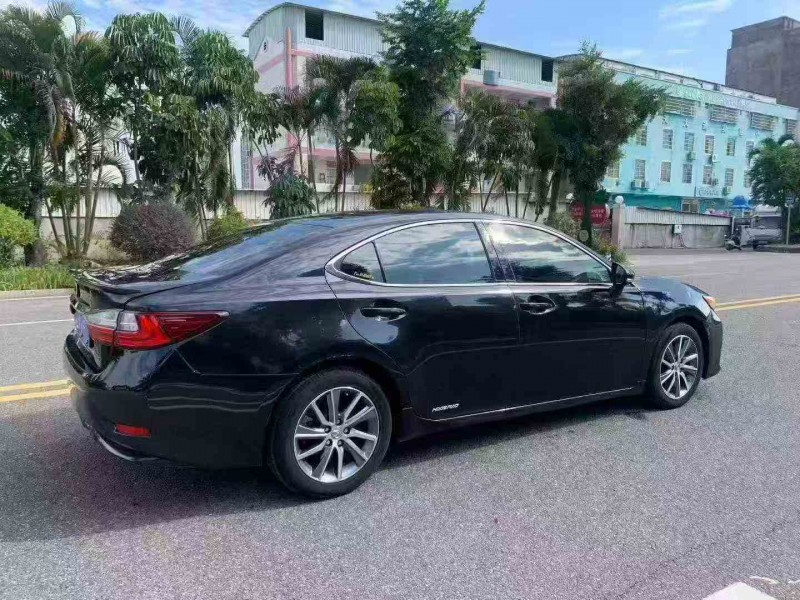 湛江16年雷克萨斯ES7