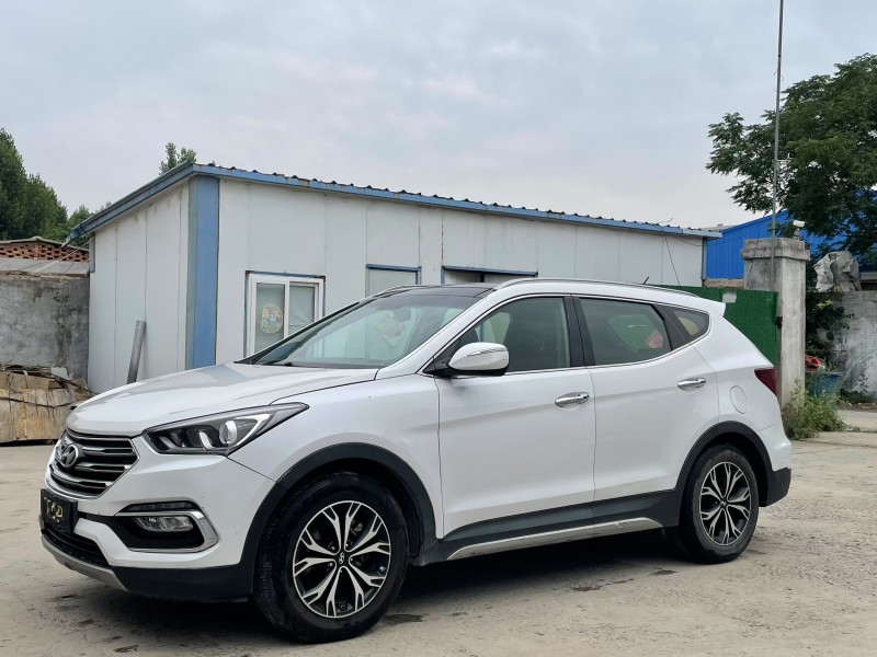 济宁17年现代全新胜达2