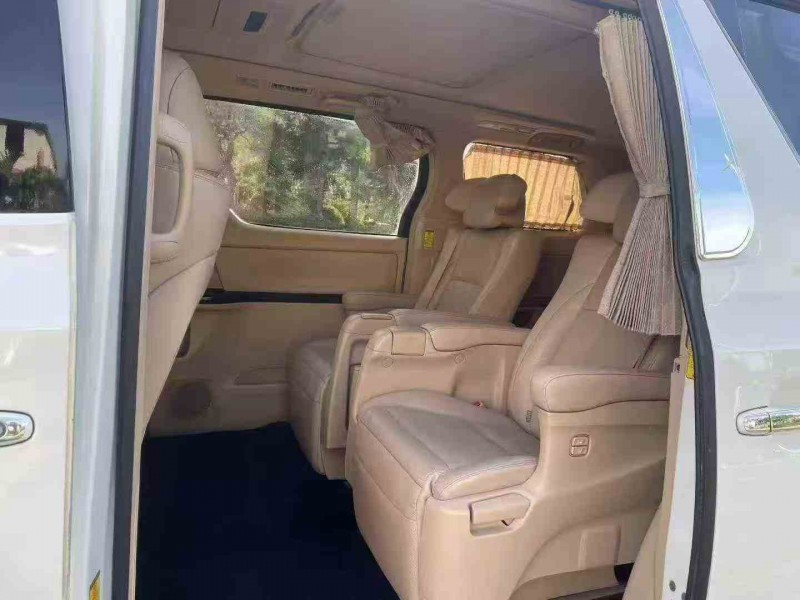 珠海12年丰田埃尔法4