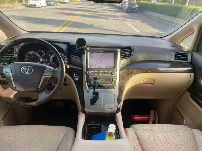 珠海12年丰田埃尔法6