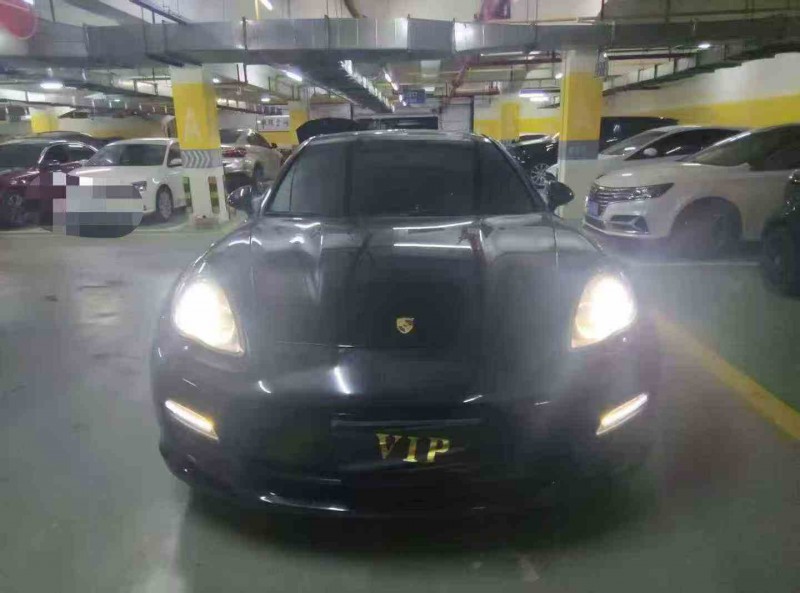 荆州12年保时捷帕拉梅拉1