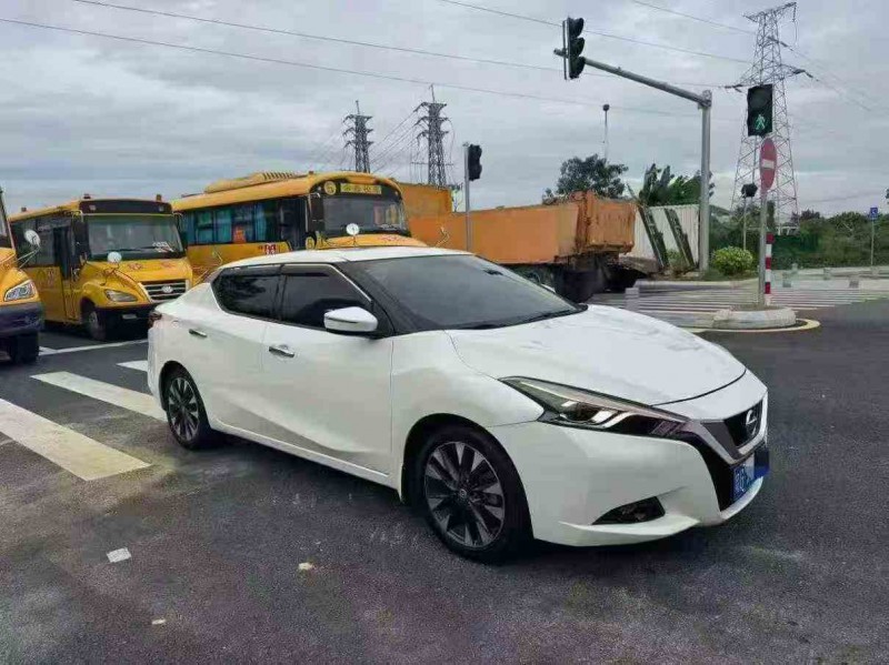 湛江19年日产蓝鸟2