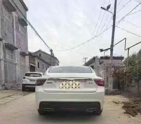 菏泽17年吉利博越9