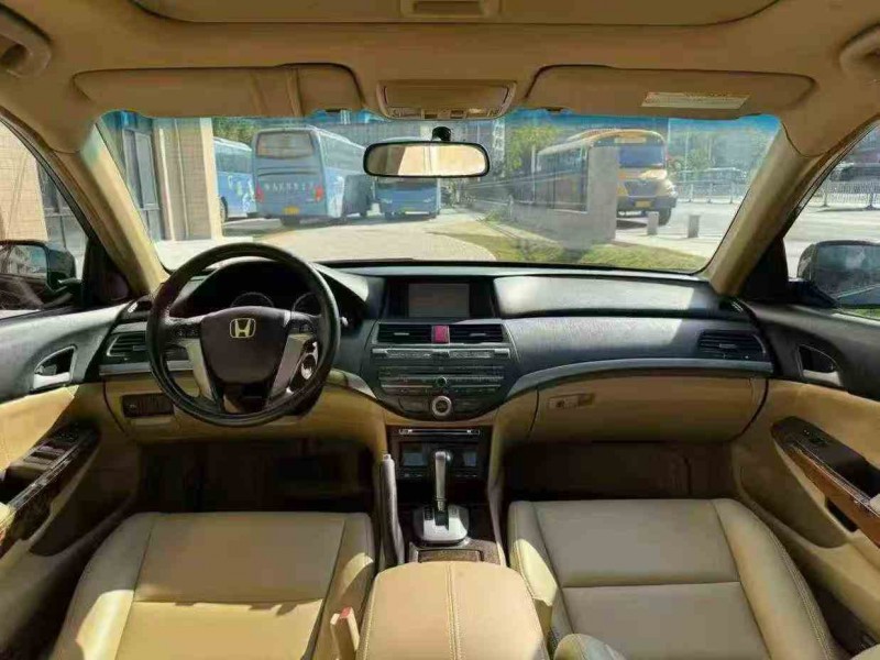 珠海10年本田雅阁5