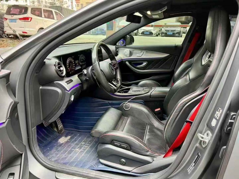 广州19年奔驰AMG4