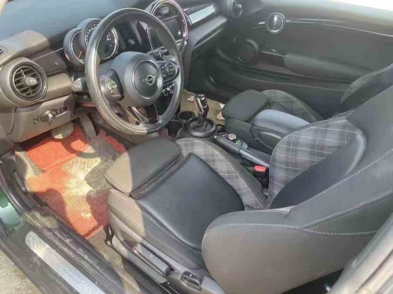 湛江18年宝马迷你6