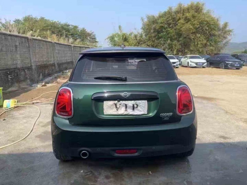 湛江18年宝马迷你9