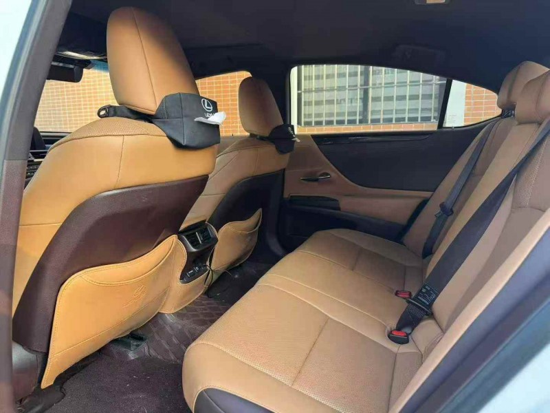 广州21年雷克萨斯ES5