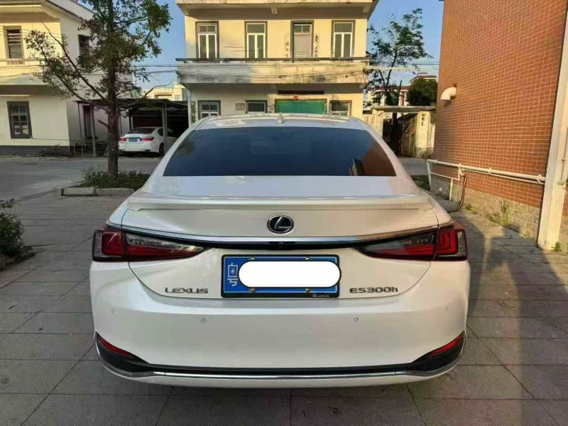 广州21年雷克萨斯ES9