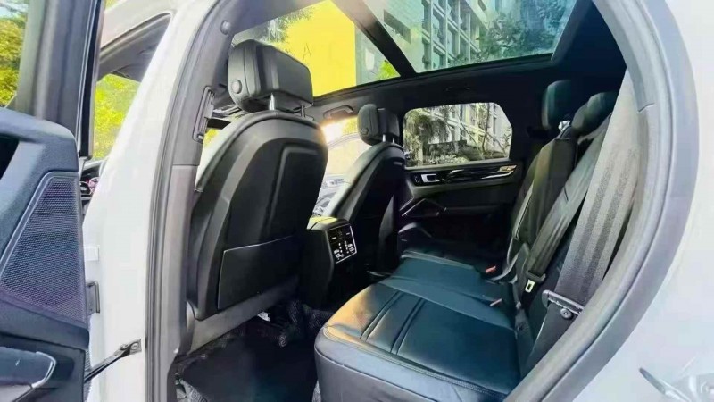 广州19年保时捷卡宴5