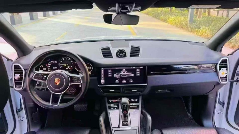 广州19年保时捷卡宴6