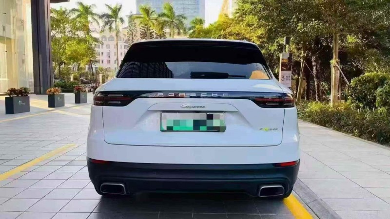 广州19年保时捷卡宴9