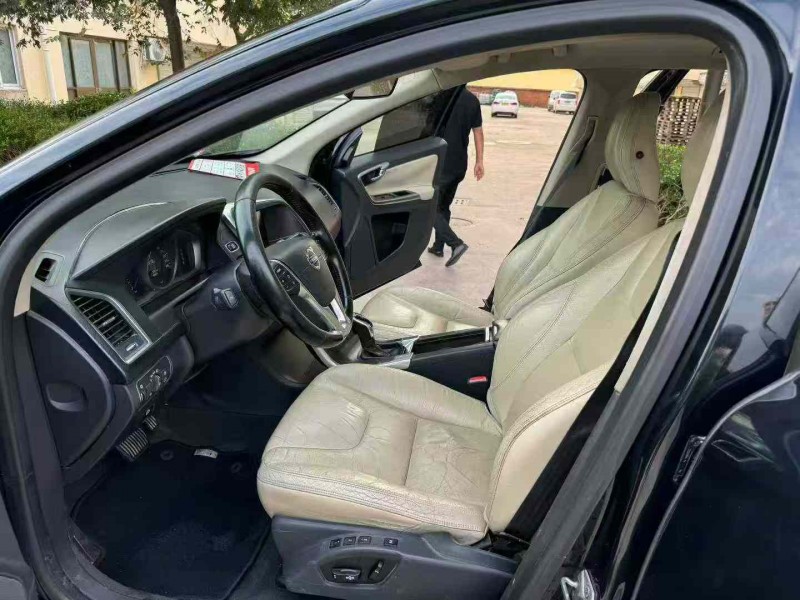 徐州13年沃尔沃XC602