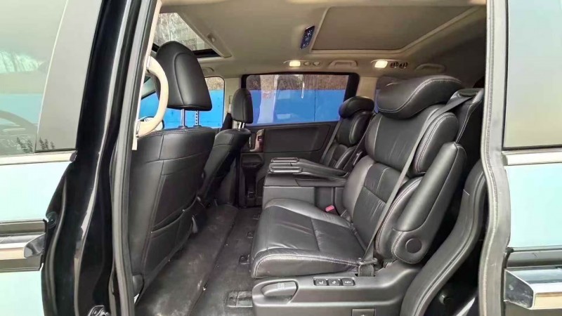 青岛18年本田艾力绅5