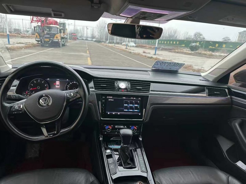 枣庄19年大众辉昂8