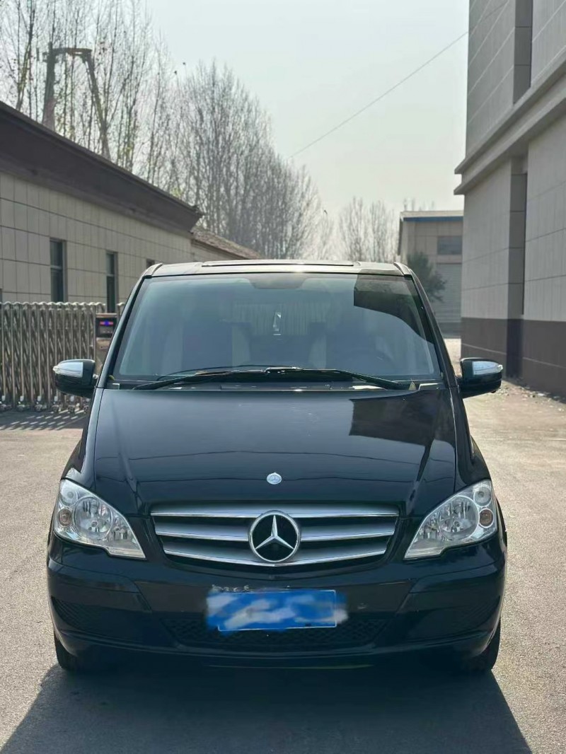 枣庄17年奔驰唯雅诺1