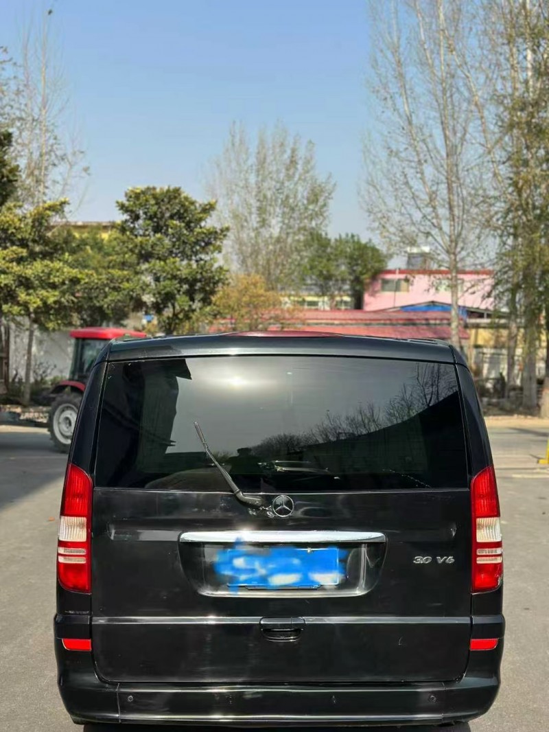 枣庄17年奔驰唯雅诺4