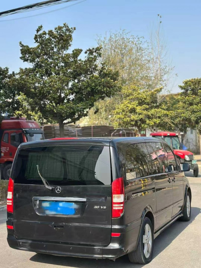 枣庄17年奔驰唯雅诺5