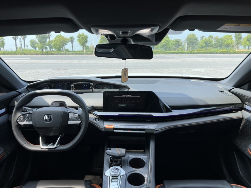 盐城23年长安汽车UNI7