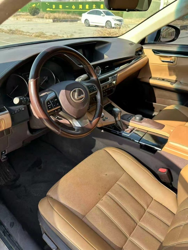 枣庄18年雷克萨斯ES8