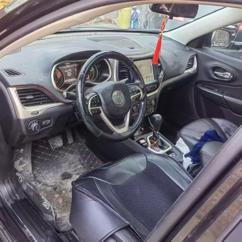 菏泽18年Jeep自由光3