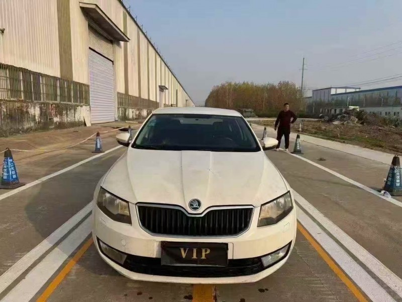 菏泽16年斯柯达明锐1