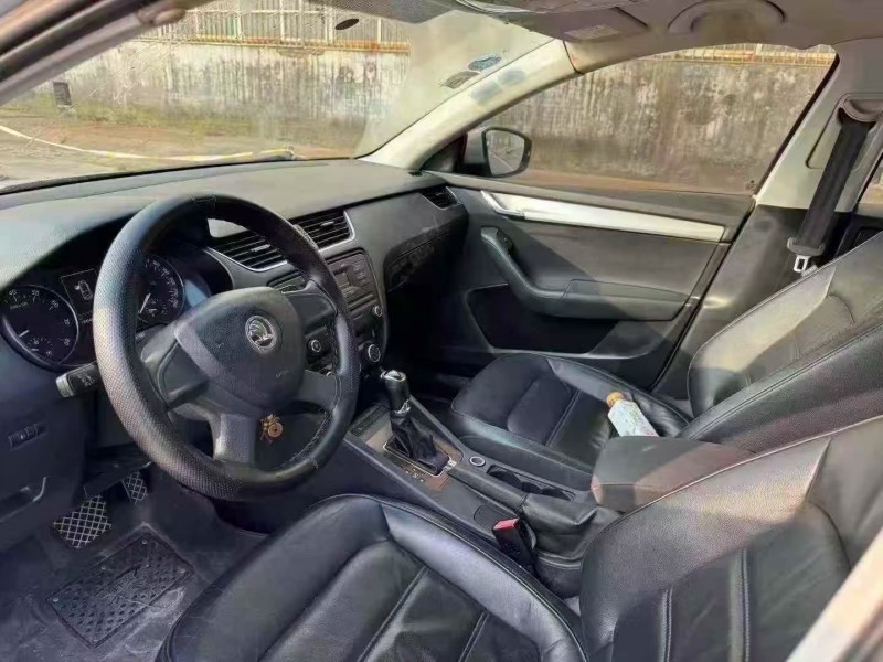 菏泽16年斯柯达明锐6