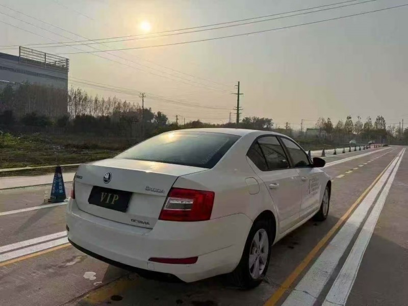 菏泽16年斯柯达明锐7